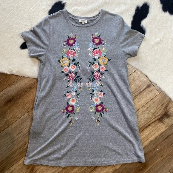 Umgee embroidered floral pocket tee dress - Picture 2 of 10